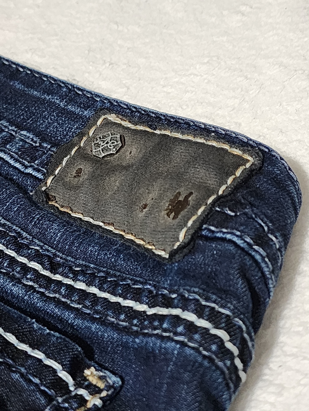 Silver Jeans Dark Blue Flare Jeans with Contrast Stitching - Picture 7 of 9